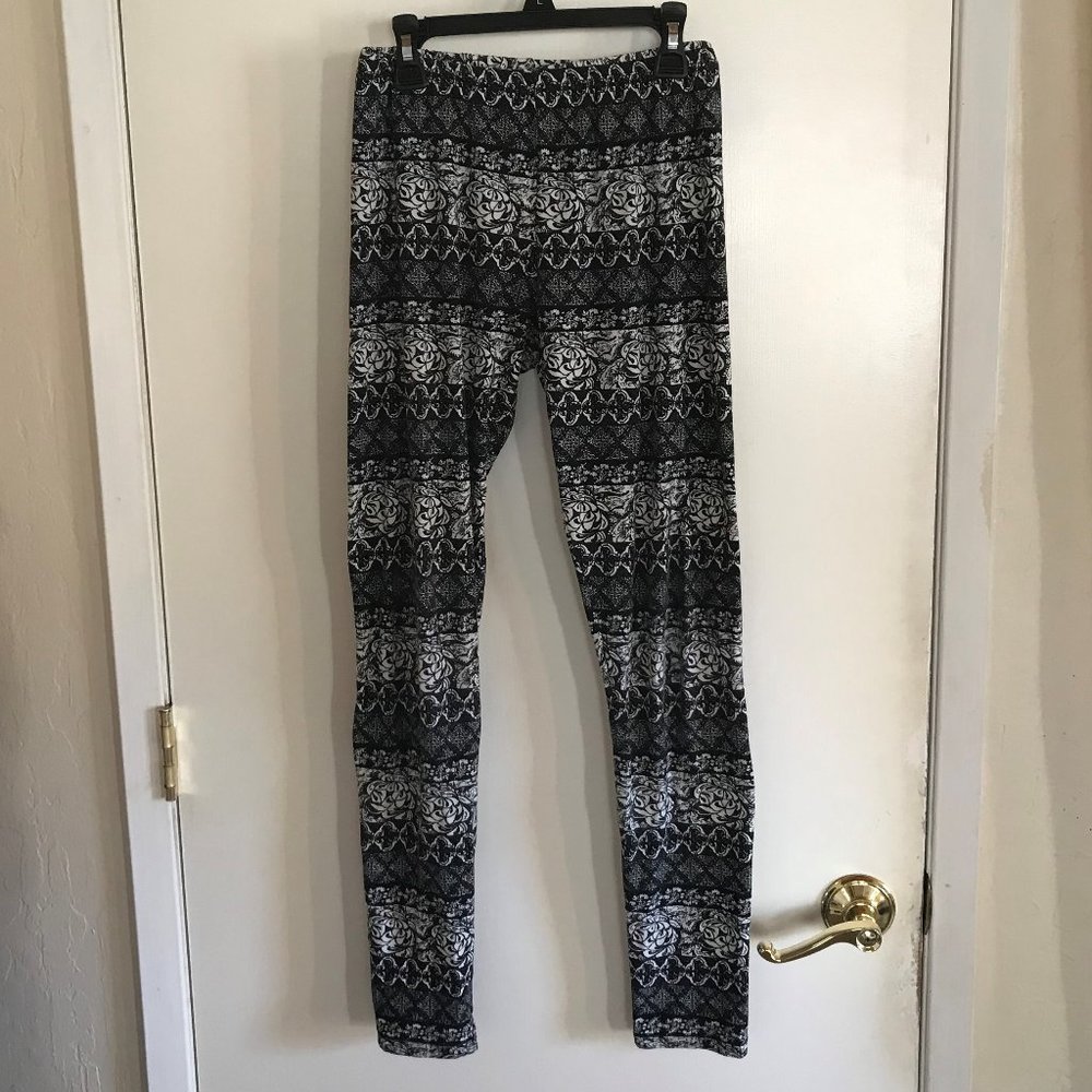 Black White Leggings Pink Republic Junior's Medium